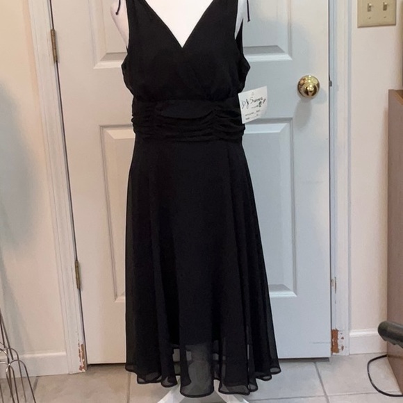D. J. SUMMERS DRESS NWOT SIZE 12 - Picture 1 of 8